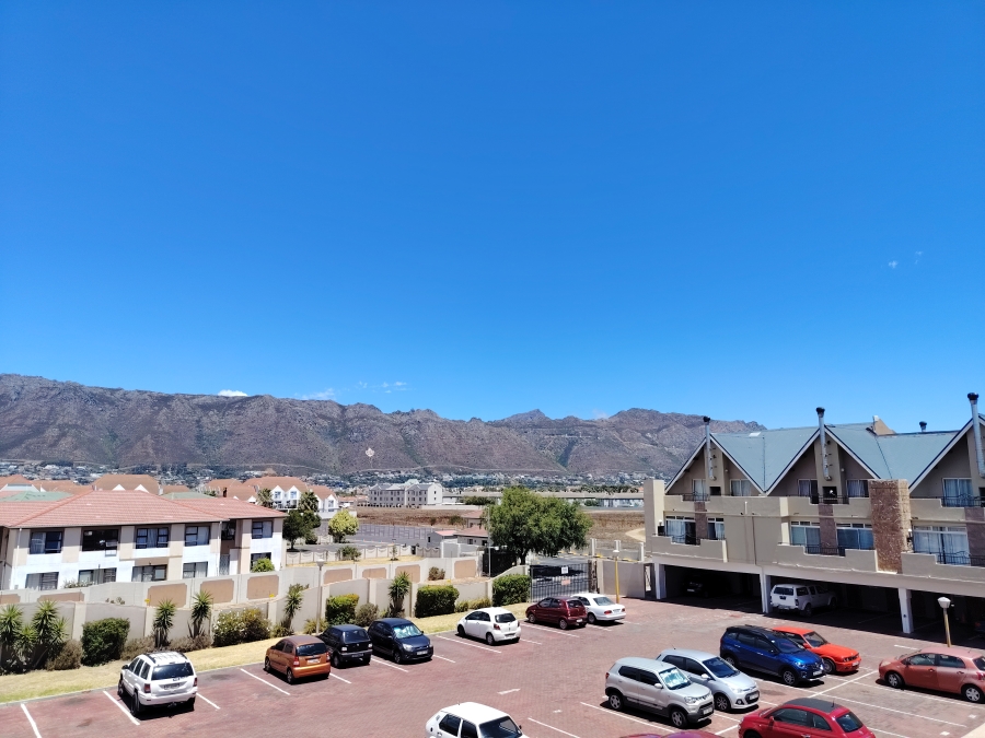 To Let 1 Bedroom Property for Rent in Whispering Pines Western Cape